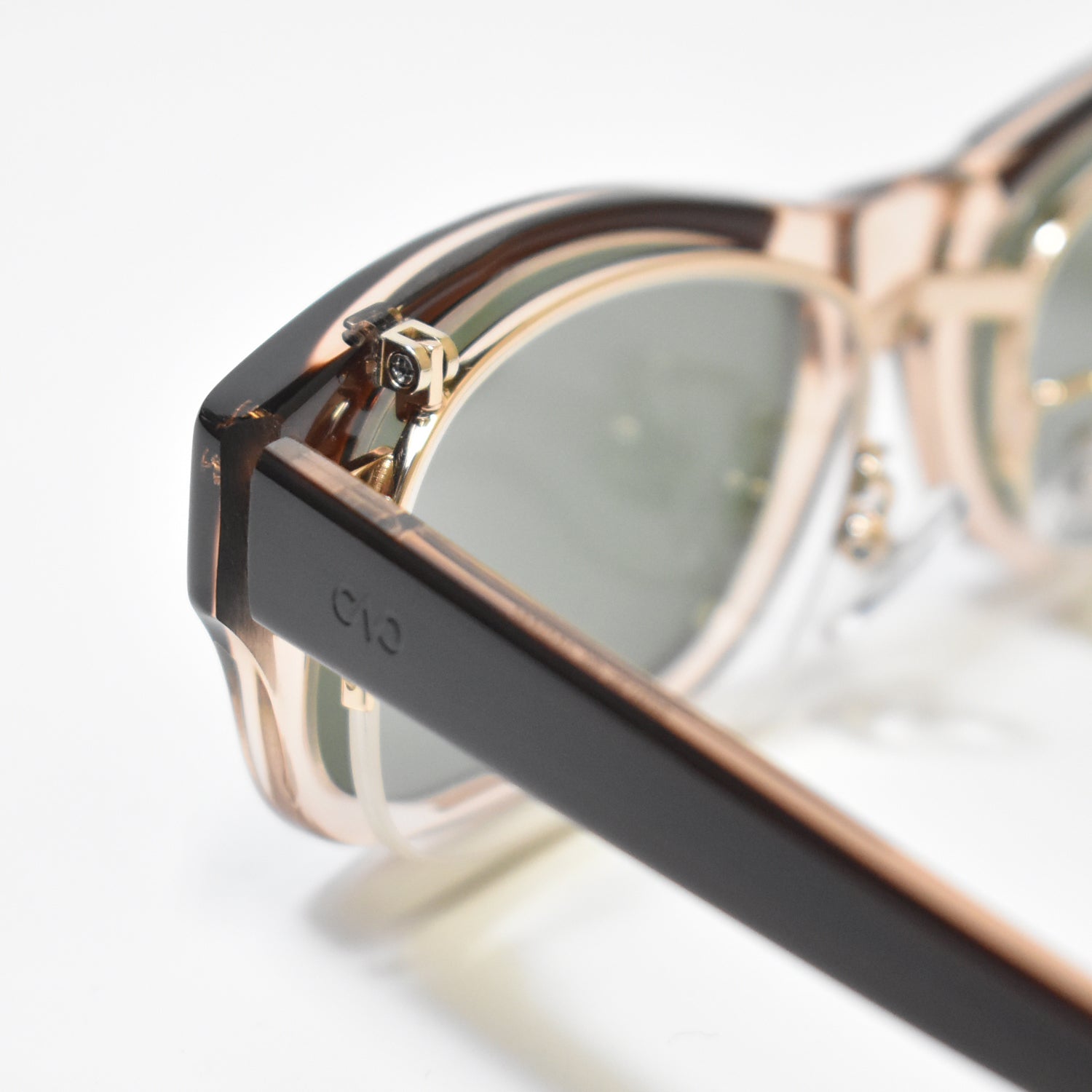 M/N-01 | Brown two-tone